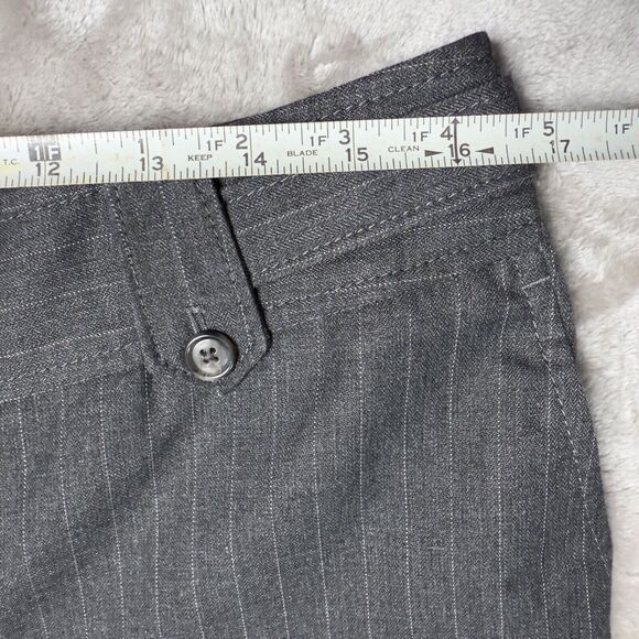 Express Editor Gray Pinstripe Straight Leg Pants Curvy Fit Womens Size 10 - Picture 7 of 15